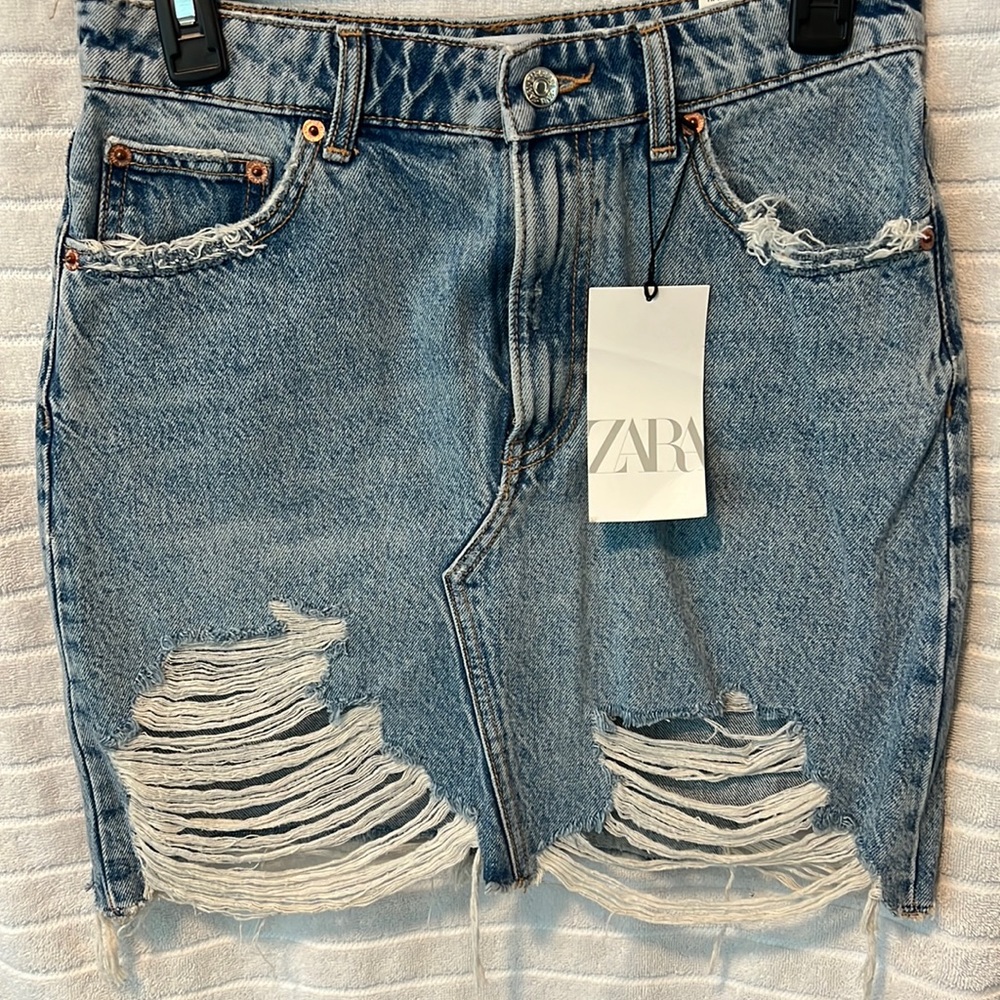 Zara skirt completely new